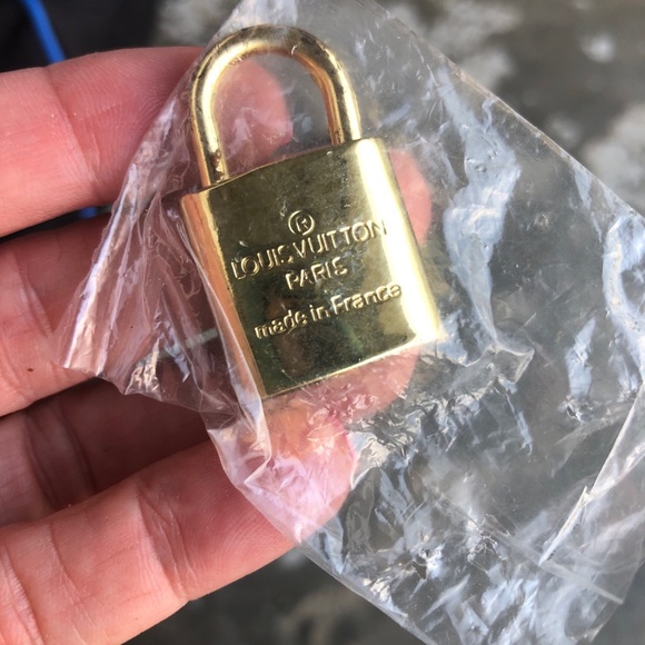 Louis Vuitton Manhattan PM - Picture 7 of 8